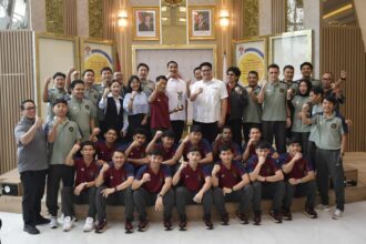 Menteri Pemuda dan Olahraga Republik Indonesia (Menpora RI) Dito Ariotedjo mengapresiasi capaian prestasi yang diukir Tim Nasional Futsal Putra Indonesia setelah berhasil menjadi juara pada ajang ASEAN Futsal Championship (AFF) tahun 2024. (foto: ipol)