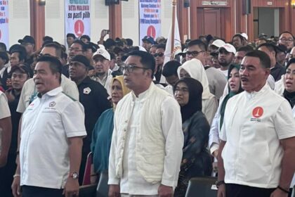 Ketua Dewan Pertimbangan DPW Nasdem DKI Jakarta, Ongen Sangaji (kanan) bersama Ridwan Kamil. Foto Ist