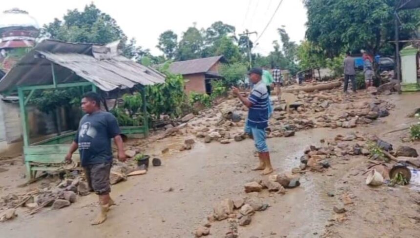 Kondisi pasca banjir bandang di Kabupaten Tapanuli Selatan, Provinsi Sumatera Utara (Sumut), Sabtu (23/11/2024). Foto: BPBD Kab Tapanuli Selatan