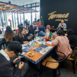 Suasana peluncuran menu baru Maxx Coffee di Terrace by Maxx Coffee, Lippo Mall Kemang, Kamis (14/11/2024). (Alidrian Fahwi/ipol.id).