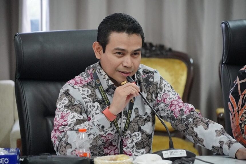 Anggota Komisi VII DPR RI, Hendry Munief. Foto: