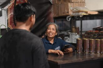 Program Ayo BerAKSI terbagi ke dalam empat kategori, yaitu Aksi Warga (sosial), Aksi Bumi (lingkungan), Aksi Edukasi (pendidikan), dan Aksi UMKM (ekonomi). Foto: Telkom Indonesia