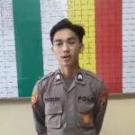 Polisi gadungan di Surabaya diamankan, diduga merugikan seorang perempuan. Foto: X, @kebglknunfaedah (tangkap layar)