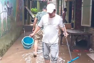 Kondisi banjir merendam permukiman warga di kawasan Kebon Pala, RW 04 dan RW 05, Kampung Melayu, Jatinegara, Jakarta Timur, Minggu (10/11/2024). Foto: Ist