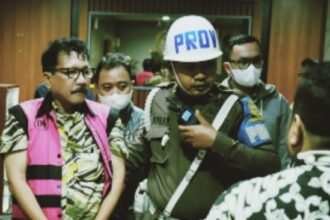 Mantan pejabat Mahkamah Agung (MA), Zarof Ricar saat ditangkap dan ditahan oleh Kejaksaan Agung. Foto: Yudha Krastawan/ipol.id