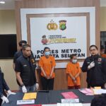 Kasat Reskrim Polres Metro Jaksel, Akbp Gogo Galesung bersama Kanit Krimum Polres Metro Jaksel, Akp Hary Dinar dan Kasi Humas Polres Metro Jakarta Selatan, Akp Nurma Dewi dalam pengungkapan kasus TPPO dengan tersangka FW, 42, dan Y, Selasa (12/11/2024). Foto: Joesvicar Iqbal/ipol.id