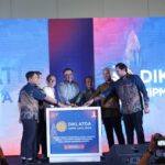 Ketua HIPMI Jaya, Rian Haroen, Menteri Koordinator Bidang Pangan, Zulkifli Hasan, Menteri Energi dan Sumber Daya Mineral, Bahlil Lahadalia, Ketua Umum BPP HIPMI, Akbar Himawan Buchari, Ketua SC Diklatda HIPMI JAYA 2024, Mahesa Satadini Husain, Ketua OC Diklatda HIPMI JAYA, Dzaki Adinda Husna dan Sekda Pemprov Jakarta, Marullah Matali dalam acara Diklatda 2024 di The Ritz-Carlton Jakarta. Foto: Ist