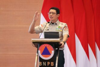 Kepala Badan Nasional Penanggulangan Bencana (BNPB), Letjen TNI Suharyanto saat memberikan pemaparan di hadapan perwakilan pemda penerima hibah. Foto: Ist