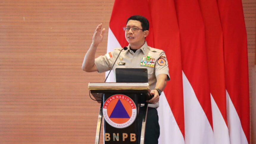 Kepala Badan Nasional Penanggulangan Bencana (BNPB), Letjen TNI Suharyanto saat memberikan pemaparan di hadapan perwakilan pemda penerima hibah. Foto: Ist