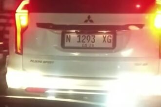 Viral Lampu Sorot Pajero Food Vlogger King Abdi mengganggu pengendara lain di Jalan Soekarno-Hatta, Kota Malang. Foto: IG, @malangraya_info (tangkap layar)