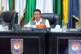 Kepala Badan Nasional Penanggulangan Bencana (BNPB) Letjen TNI Suharyanto saat Rapat Koordinasi dan Sosialisasi Potensi Bencana Hidrometeorologi di Kantor Kementerian Dalam Negeri, Jakarta, Senin (18/11/2024). Foto: Ist