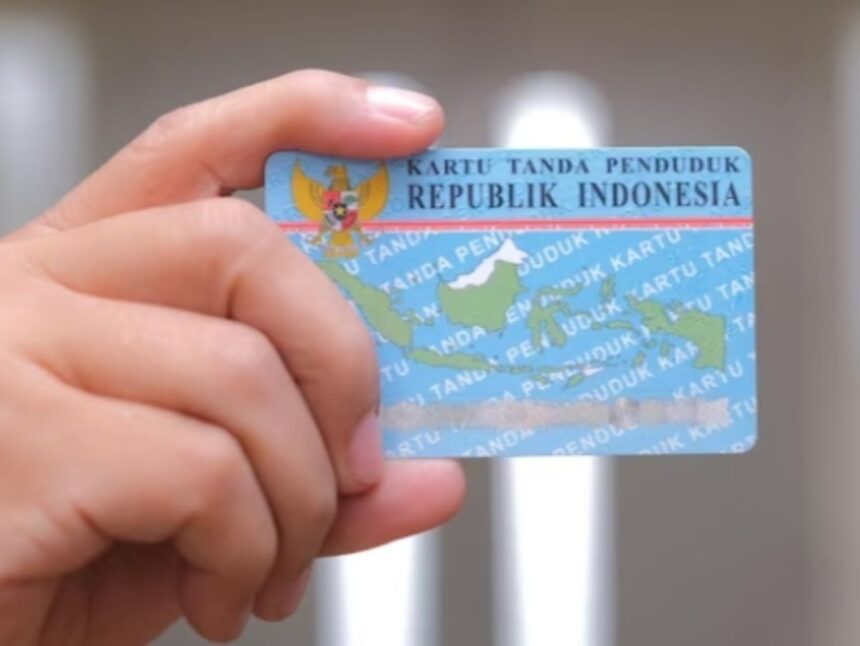 Ilustrasi KTP elektronik yang bisa digunakan untuk memilih di pilkada Jakarta.(Foto Freepik)