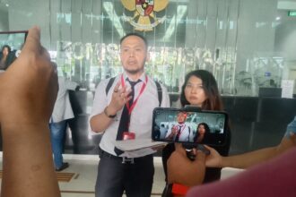 Ketua Umum Barisan Advokat Bersatu, Herwanto Nurmansyah, mendatangi Komisi Yudisial untuk meminta agar kasus ini didalami lebih lanjut. Foto: ist