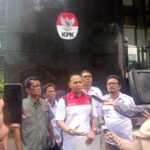 Barisan Advokat Bersatu (Baradatu) dan Nasional Corruption Watch (NCW) resmi melaporkan Hakim Pengadilan Negeri PN Medan yang memvonis lepas (onslag) pasangan suami istri (Pasutri) yang merugikan perusahaan sebesar Rp583 miliar ke Komisi Pemberantasan Korupsi (KPK).