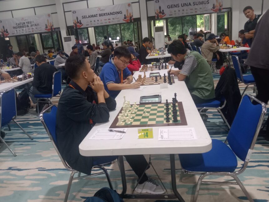 Antusias peserta di babak Kelima JAPFA FIDE Rated Chess Tournament 2024 Gedung Serbaguna Senayan, Jakarta, Senin (18/11/2024).