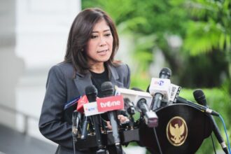 Menkomdigi Meutya Hafid memberikan keterangan pers di Istana Merdeka, Jakarta, pada Jumat 1 November 2024. Foto: Setneg