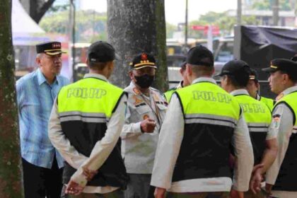 petugas Satpol PP DKI Jakarta saat melakukan apel untuk pengamanan pilkada 2024 (foto: dok. Pemprov DKI)