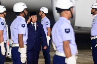 Presiden Prabowo Subianto tiba di Pangkalan Angkatan Udara Galeão, Rio de Janeiro, Brasil, pada Sabtu (16/11/2024), sekitar pukul 23.25 waktu setempat. Foto: BPMI Setpres