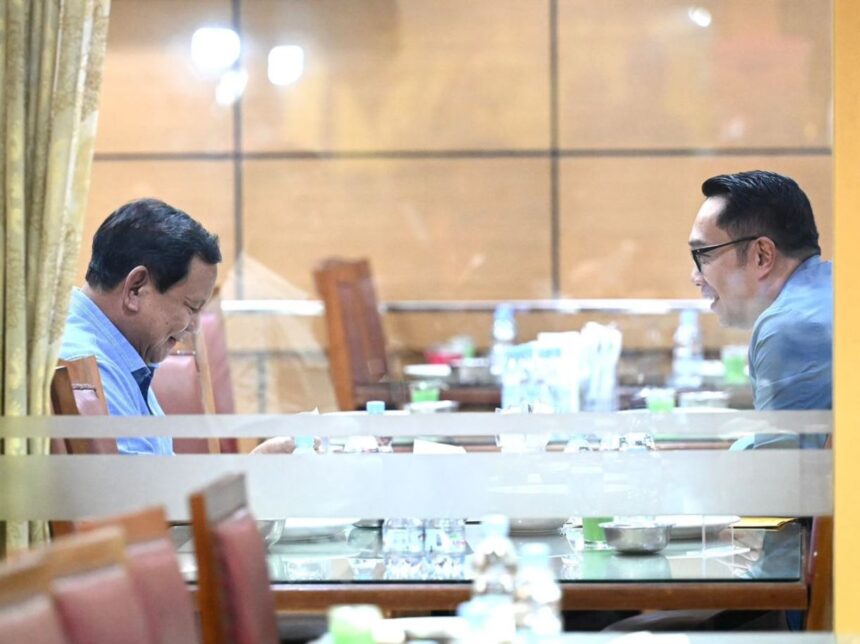 Presiden Prabowo Subianto makan malam bersama calon Gubernur Jakarta Ridwan Kamil. Foto: Instagram @prabowo