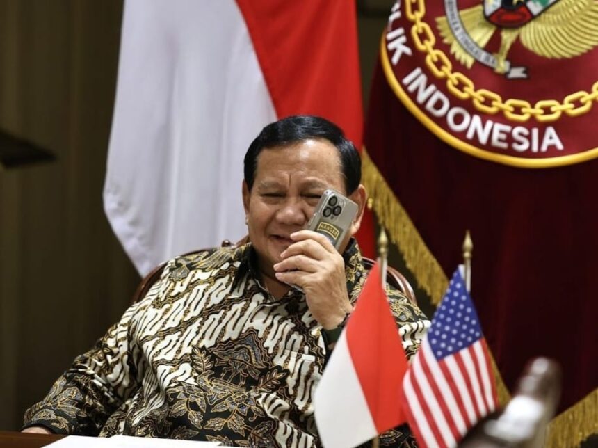 Presiden Prabowo Subianto saat menelpon presiden terpilih AS, Donald Trump. Foto: IG, @prabowo (tangkap layar)