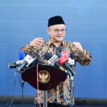 Menteri Pendidikan Dasar dan Menengah (Mendikdasmen) Abdul Mu’ti, memberikan keterangan pers usai pertemuan dengan Presiden Prabowo Subianto, di Istana Merdeka, Jakarta, pada Selasa, 26 November 2024. Foto: BPMI Setpres