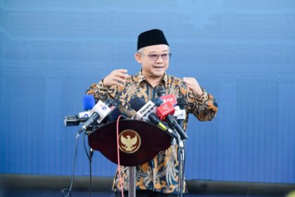 Menteri Pendidikan Dasar dan Menengah (Mendikdasmen) Abdul Mu’ti, memberikan keterangan pers usai pertemuan dengan Presiden Prabowo Subianto, di Istana Merdeka, Jakarta, pada Selasa, 26 November 2024. Foto: BPMI Setpres