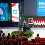 Menko Airlangga saat memberikan arahan dalam Rapat Koordinasi Nasional (Rakornas) Pemerintah Pusat dan Pemerintah Daerah yang bertema Implementasi Asta Cita Menuju Indonesia Emas 2045 di Sentul, Kabupaten Bogor.