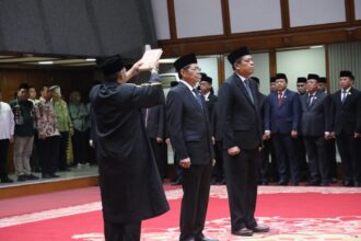 Sekda DKI, Marullah Matali saat diambil sumpah jabatan. (foto