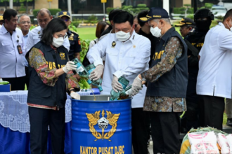 Menkeu Sri Mulyani menjelaskan penindakan impor didominasi komoditas tekstil dan produk tekstil (TPT) sebanyak 12.495 penindakan dengan nilai Rp4,6 triliun. Foto: Kemenkeu