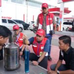 Uji lab sampel-sampel Pertamax dari SPBU di Cibinong dan beberapa wilayah lainnya. Foto: Dok Pertamina