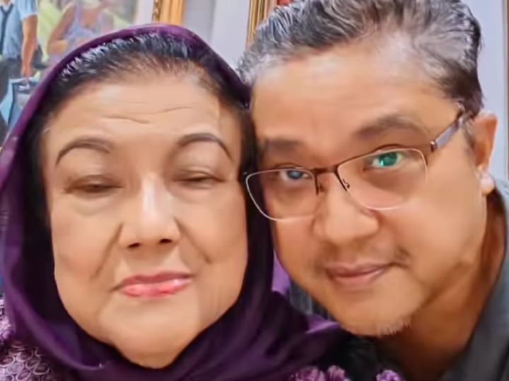 Foto kebersamaan Dede Yusuf bersama sang ibunda Rahayu Effendi. Foto: IG, @ddyusuf66 (tangkap layar)