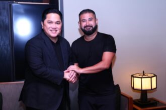 Ketua Umum PSSI, Erick Thohir bertemu dengan Putra Mahkota Johor, Mayor Jenderal Tunku Ismail Idris Ibni Sultan Ibrahim di Jakarta pada Rabu (13/11/2024). Foto: PSSI