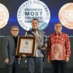 Pegadaian kembali meraih predikat Most Trusted Company dalam ajang The Indonesian Institute for Corporate Governance (IIGC) bersama majalah SWA. Foto: Ist