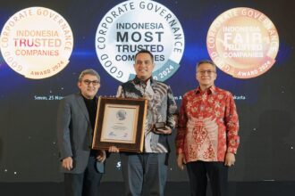 Pegadaian kembali meraih predikat Most Trusted Company dalam ajang The Indonesian Institute for Corporate Governance (IIGC) bersama majalah SWA. Foto: Ist