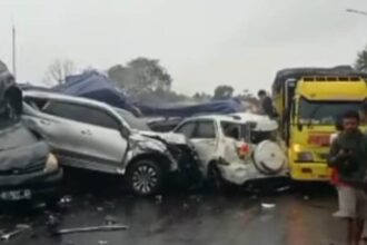 Kecelakaan di Tol Cipularang, Jawa Barat, Km 92, pada Senin (11/11/2024). Foto: Tangkapan layar Instagram @jasaraharja_sulawesiselatan