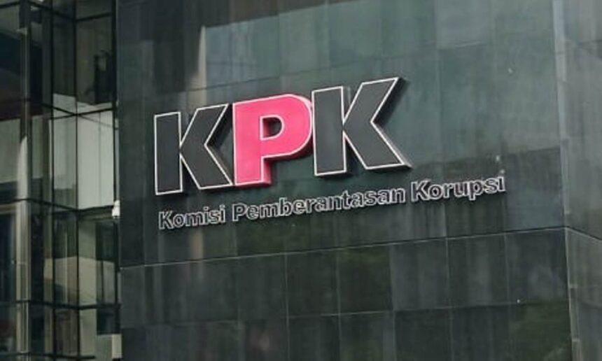 Logo Komisi Pemberantasan Korupsi (KPK) yang terdapat di Gedung Merah Putih, Kuningan, Jakarta Selatan. Foto: Yudha Krastawan/ipol.id