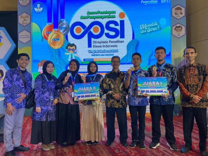 Tim riset MAN 2 Kota Malang memboyong dua medali pada Olimpiade Penelitian Siswa Indonesia (OPSI) 2024 Tingkat Nasional. Foto: Kemenag