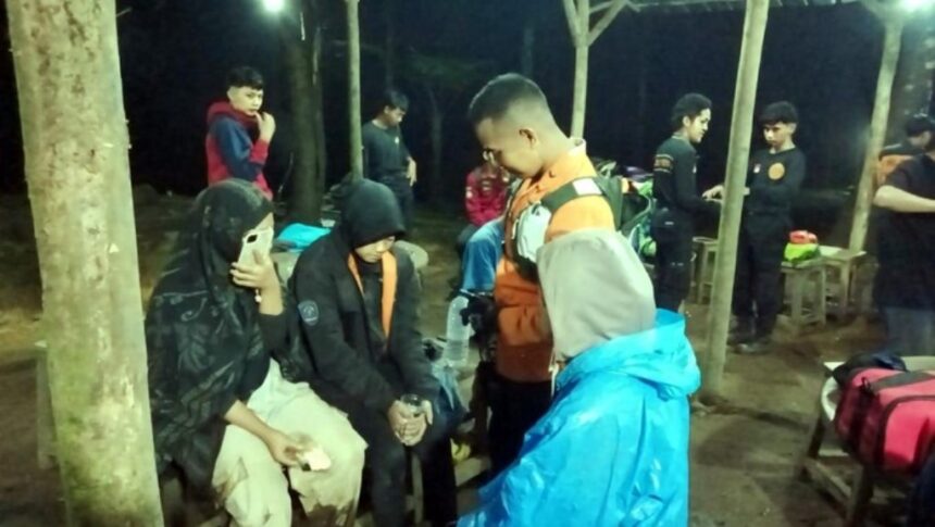 Pelajar yang hilang saat mendaki di Gunung Salak ditemukan. Foto: Ist