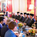 Presiden Prabowo menghadiri CEO Roundtable Forum yang digelar di Lancaster House, London, pada Kamis, 21 November 2024. Forum ini mempertemukan Presiden Prabowo dengan 19 pemimpin perusahaan besar Inggris untuk membahas peluang investasi strategis di Indonesia. Foto: Setneg