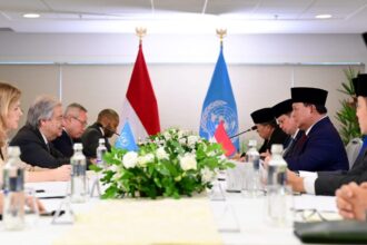 Presiden Prabowo Subianto melakukan pertemuan bilateral dengan Sekretaris Jenderal (Sekjen) Persatuan Bangsa-Bangsa (PBB), António Guterres, pada Minggu, 17 November 2024, di salah satu hotel di Rio de Janeiro, Brasil. Foto: BPMI Setpres