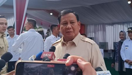 Presiden Prabowo Subianto rampung mencoblos di TPS 08 Bojong Koneng. (Foto: istimewa).