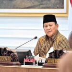 Presiden Prabowo Subianto meneken tujuh perpres tentang kementerian koordinator Kabinet Merah Putih, berikut daftar kementerian di bawahnya. (Foto: BPMI Setpres)