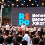 Pasangan cagub nomor urut 1, Ridwan Kamil saat kampanye akbar.(Foto Sofian/ipol.id)