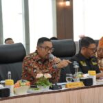 Wakil Ketua Komisi III DPR RI, Ahmad Sahroni, dalam kunjungannya ke Sumatera Barat bersama jajaran Komisi III di Mapolda Sumatera Barat, Padang Barat, Kota Padang, Sumatera Barat, Senin, (25/11/2024). Foto :