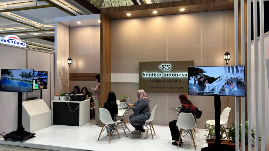 Santika Indonesia Hotels & Resorts berikan harga spesial bagi pengguna KAI & potongan harga dalam acara KAI Expo 2024 pada Sabtu & Minggu, 16-17 November 2024, di JCC Senayan, Jakarta Pusat. (dok. Santika Indonesia Hotels & Resorts)