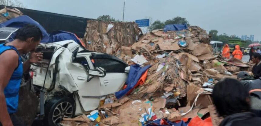 Kecelakaan di Ruas Tol Cipularang. Foto: Humas Polri