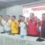 Pasangan Sachrudin-Maryono usai menggelar konferensi pers terkait hasil pilkada Kota Tangerang versi hitung cepat. Foto: ist