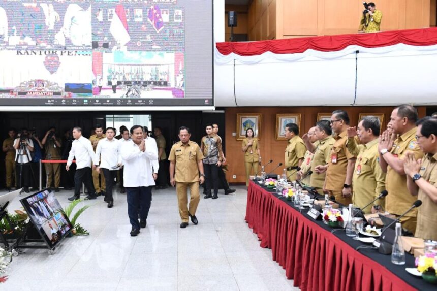 Presiden Prabowo Subianto menghadiri Rapat Koordinasi Pengendalian Inflasi Tahun 2024 di Sasana Bhakti Praja, Kementerian Dalam Negeri, Jakarta, Senin (09/12/2024). Foto: BPMI Setpres/Kris