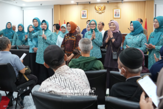 27b0dc4fa2907f0c0f7fe849cca549b7