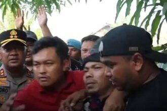 Pimpinan Ponpes Bani Ma'mun di Kabupaten Serang diamankan polisi. Foto: X @bacottetangga__